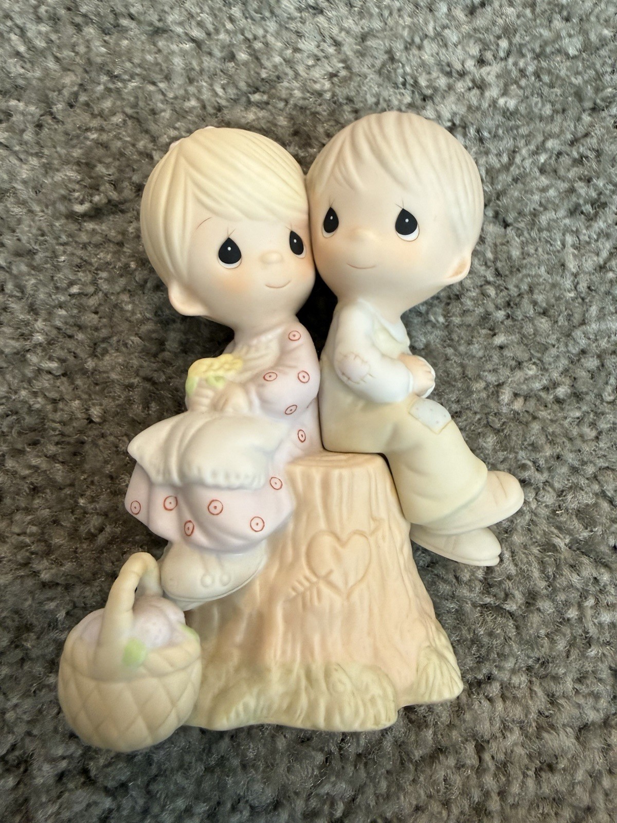 Precious Moments 1978 Love One Another E-1376 Boy Girl Tree Stump Basket Vessel