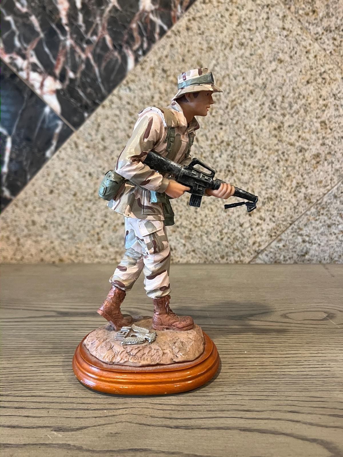 Vanmark American Heroes Moving In VAH2082151 Numbered Soldier War Figurine 8.5″