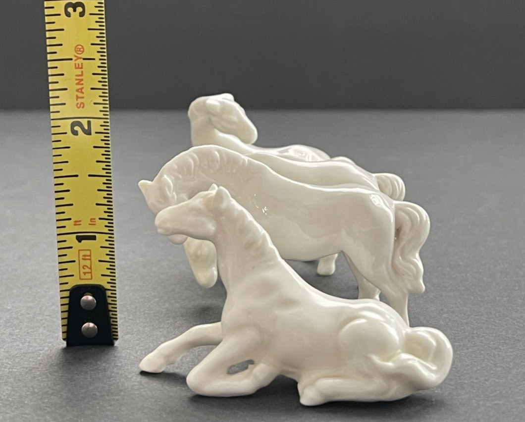 Vintage Miniature Porcelain Whie Horses Figurines 2.0″ Set Of 4 B10