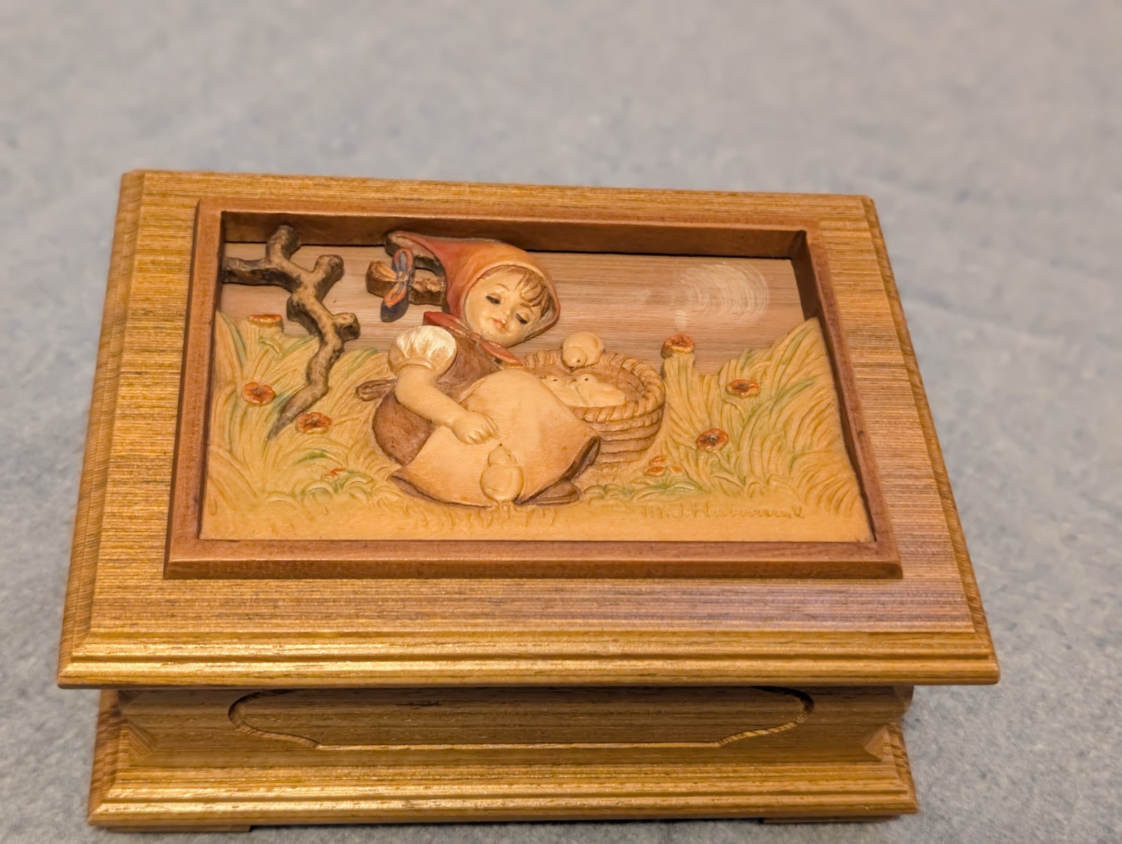 Goebel Hummel Chick Girl Music Box Second Edition Four Seasons Series