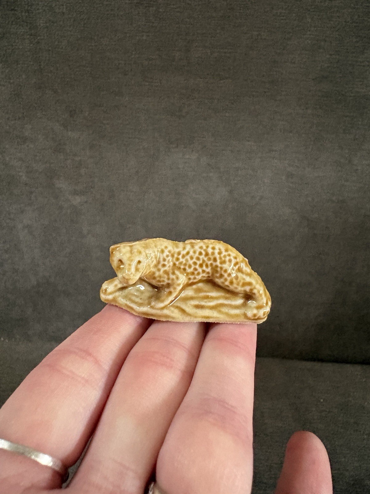 Wade England CHEETAH Figurine Miniature Small Ceramic Porcelain Animal Tan