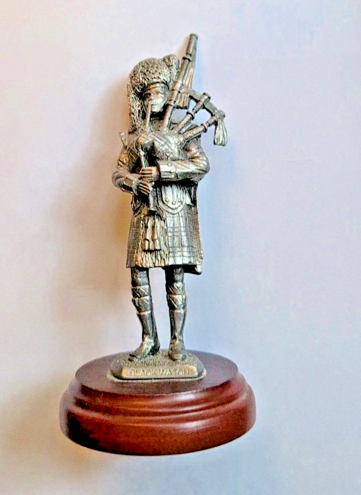 Piper Craft Pewter Scotland Bagpipe Player Kilt Black Watch 4″