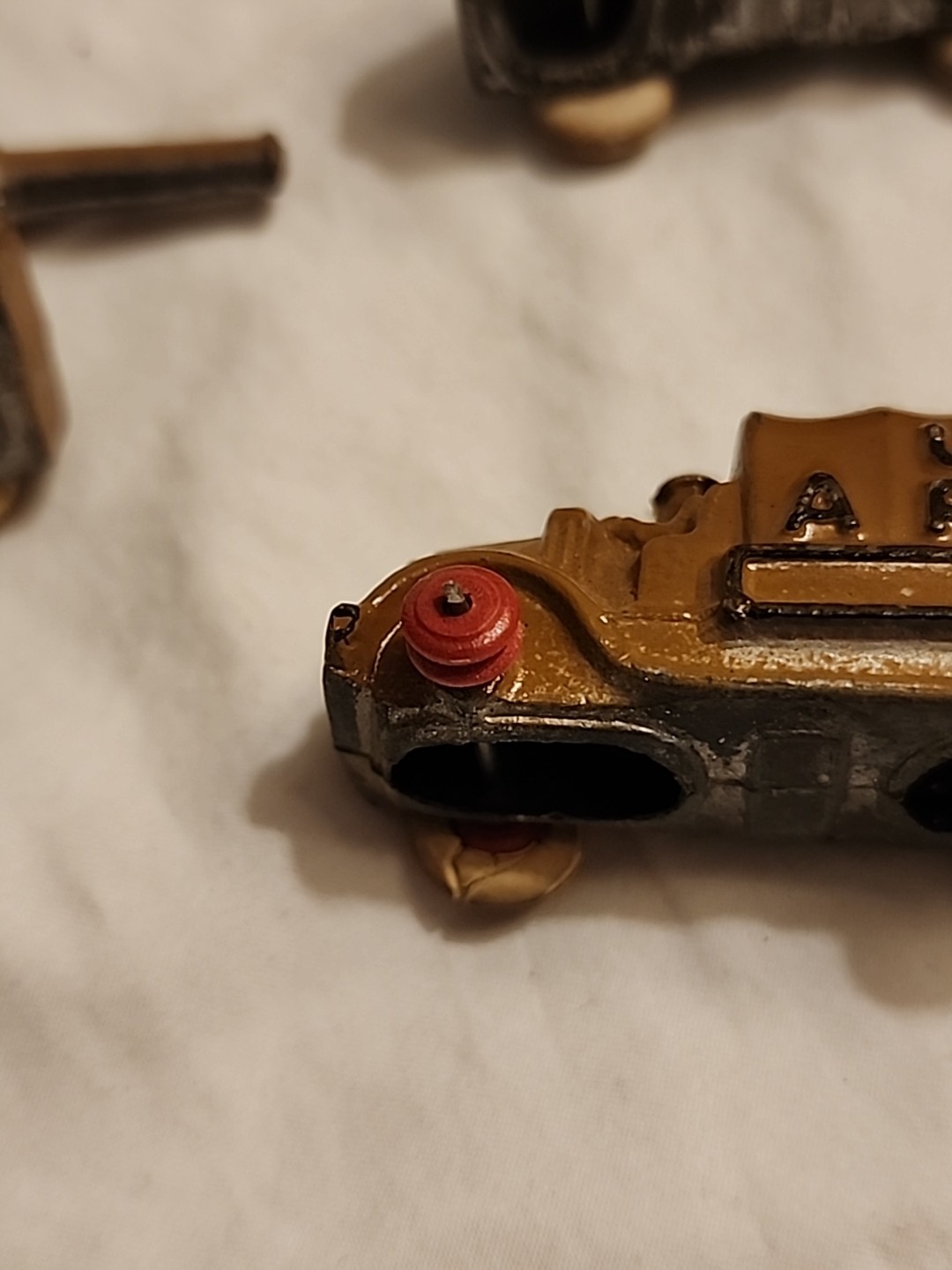 Vintage Set of 3 Barclay Toy Lead US Army Artillery Pieces and Truck