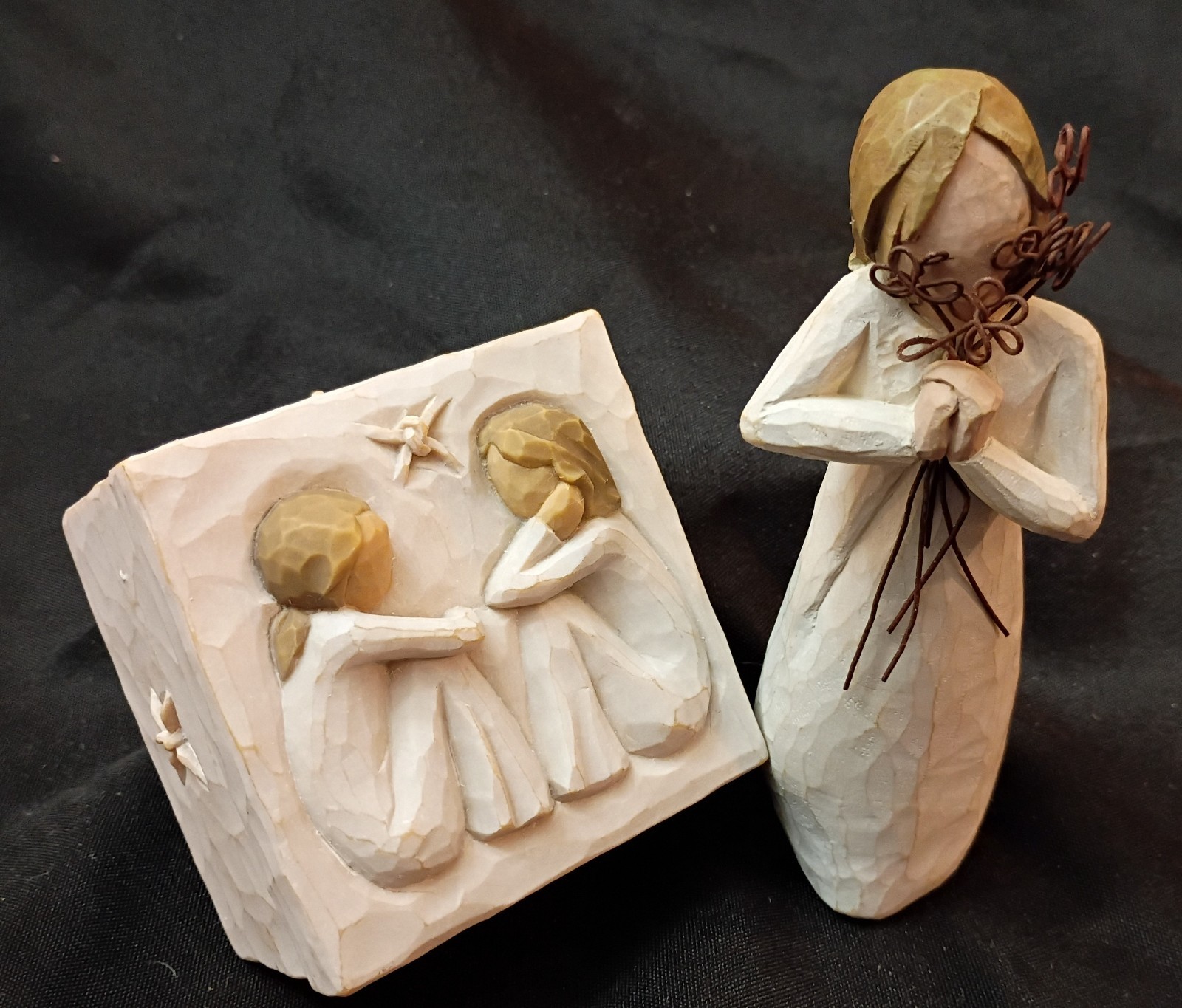 💚 Willow Tree 💚 “Friendship” 💚 3″ Keepsake Box & 5″ Figurine 💚 Set of 2 (#1)