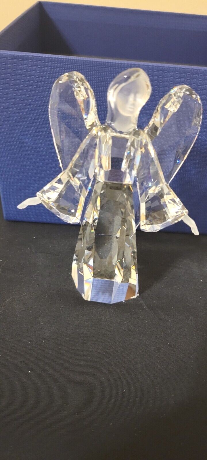 SWAROVSKI ANGEL SOPHIA FIGURINE NATIVITY SCENE 5058741