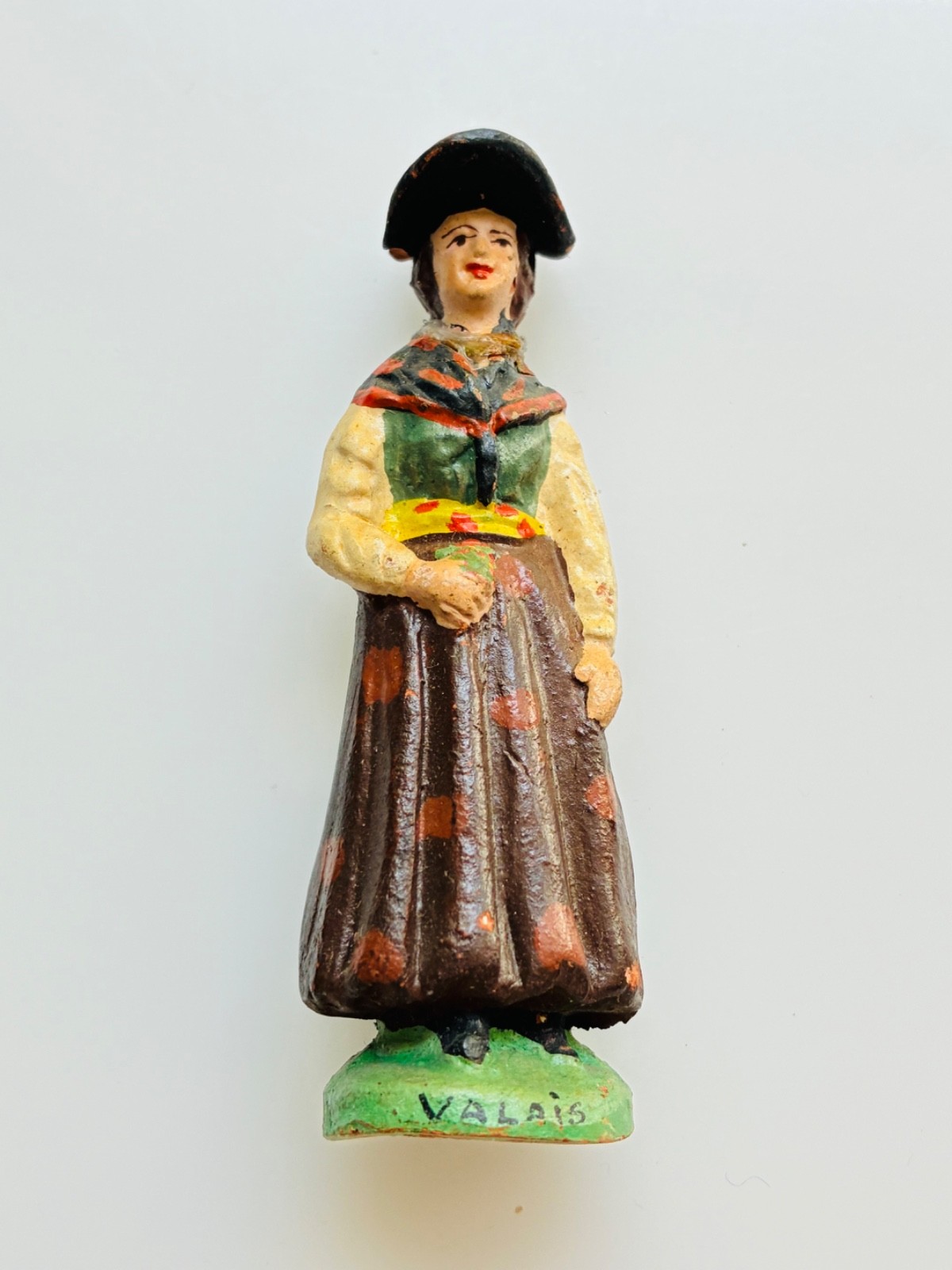 Vtg CLAY VALAIS FIGURINE Switzerland Hand Painted Earthenware 3.25 x 1″ BEAUTY