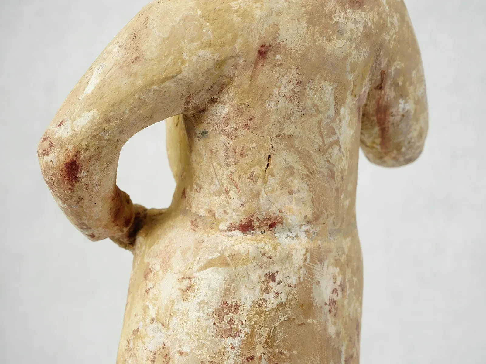 A Chinese Pottery Standing FigureTang Dynasty G2U