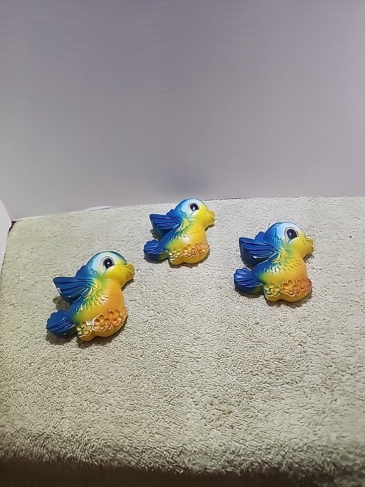 3 VTG Anthropomorphic Miller Studios Chalkware BLUEBIRD Wall Plaques 1970 KITSCH