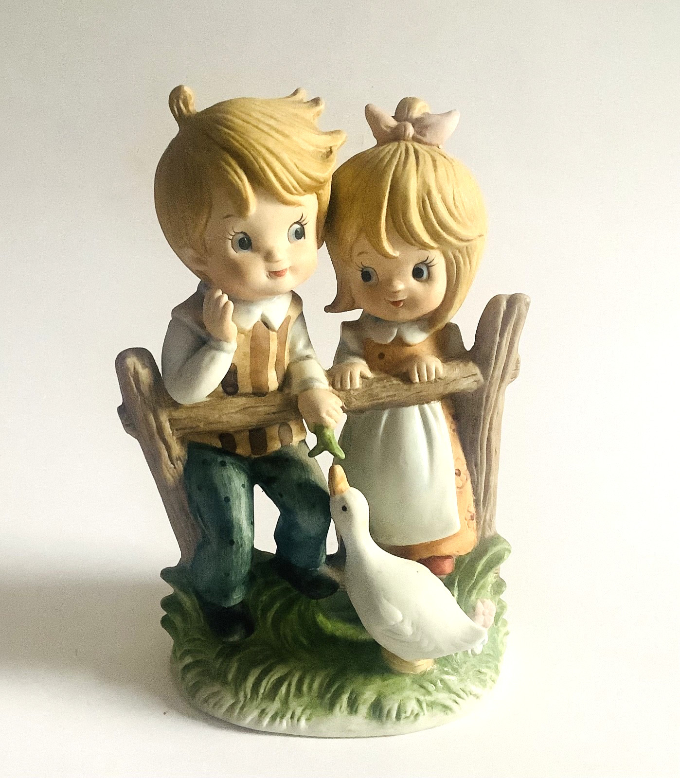 Figurine Possible Vtg ARDCO Boy Girl on Fence Feeding Duck Porcelain 5 in *AS IS