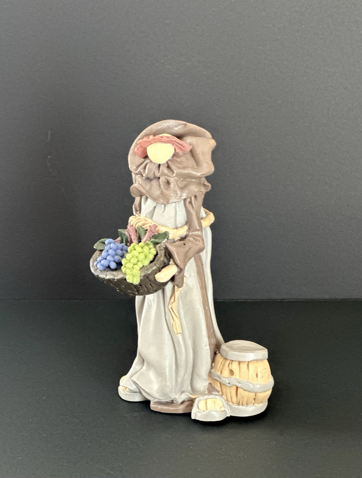 ENESCO CATHY KOZIOL VINTAGE FRIAR MONK FIGURINE GRAPES STATUE SCULPTURE 1998