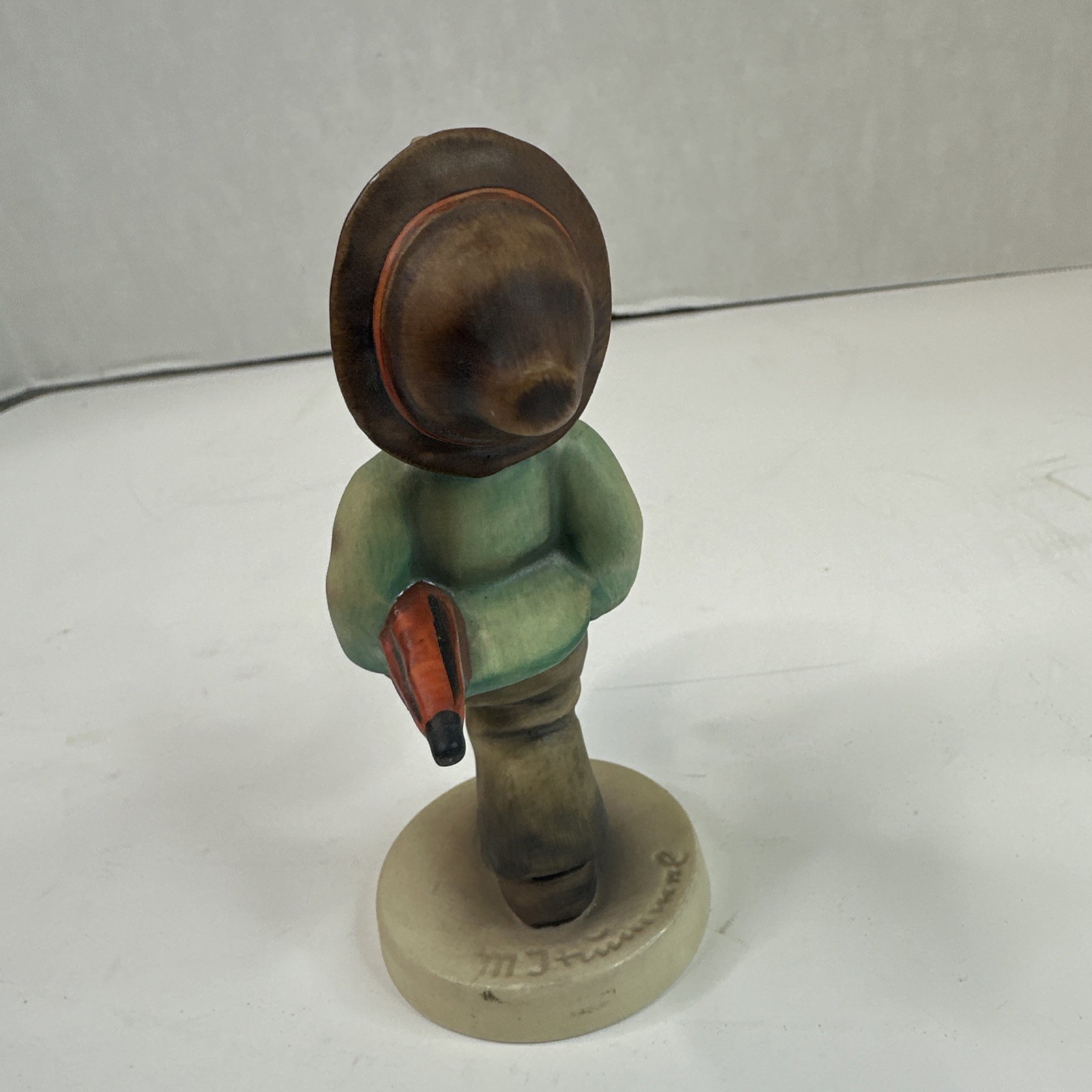 M.J. Hummel Goebel Happy Traveler 109/0 W Germany 5″ Boy with Umbrella