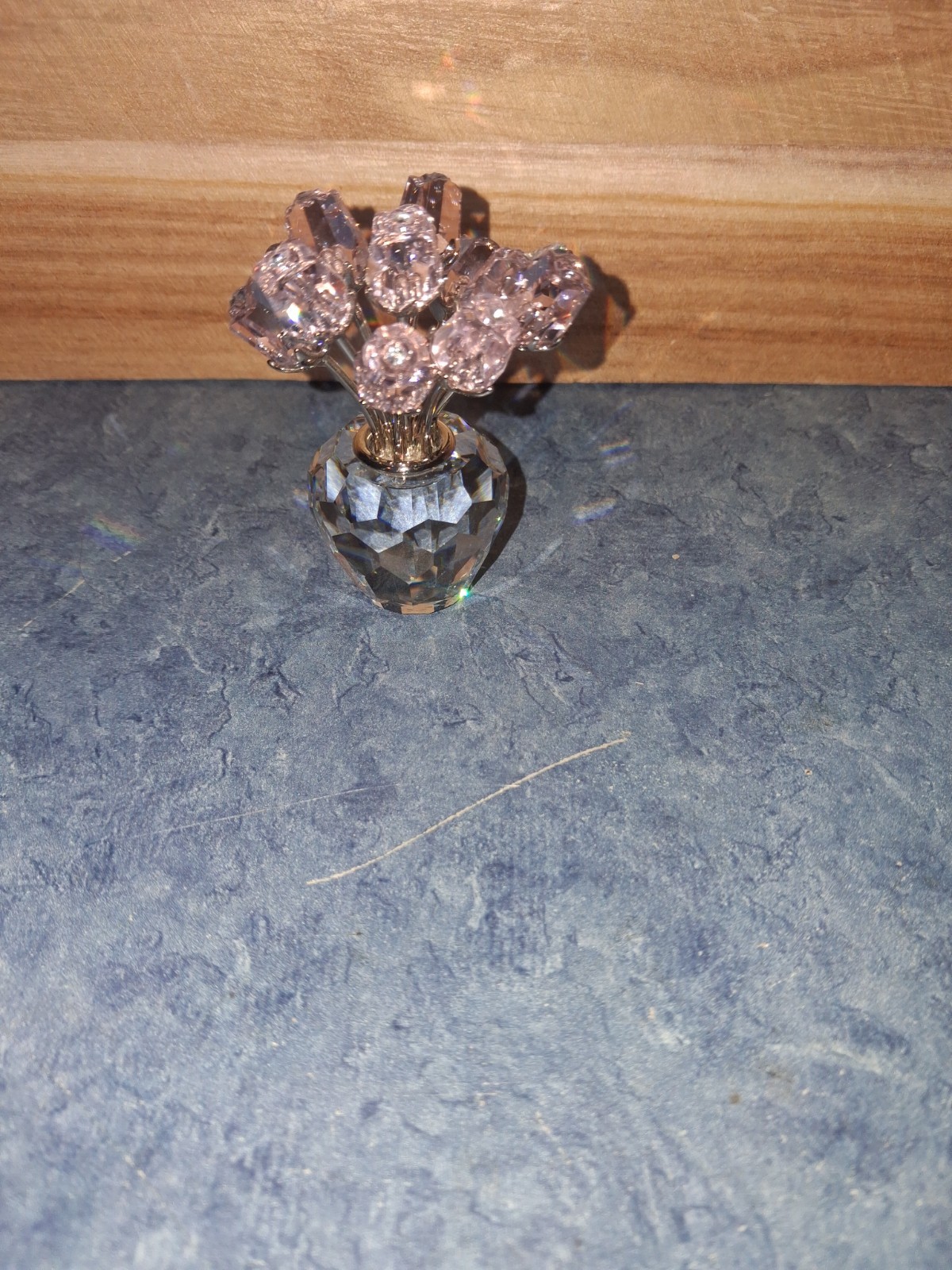 SWAROVSKI CRYSTAL “A DOZEN PINK ROSE’S” It’s In Mint Condition And Has No Flaws!