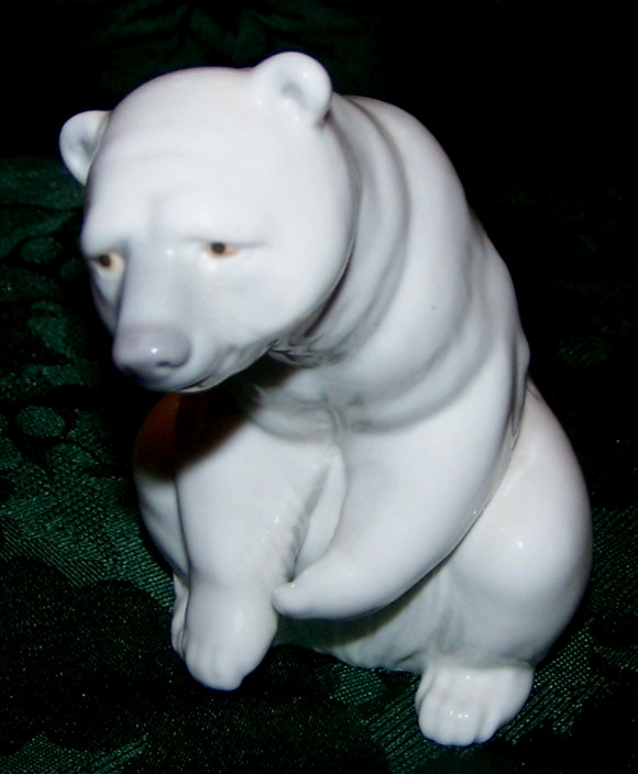 Wonderful Lifelike Polar Bear From and Signed Lladro