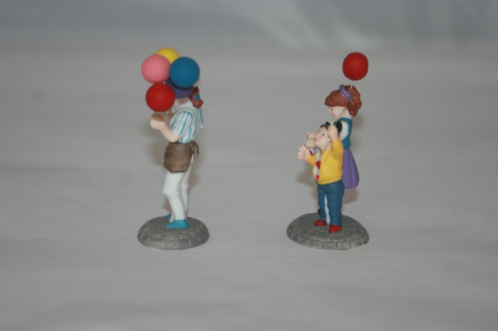 Department 56 Disney Parks Village Series Balloon Seller #53539 NEW