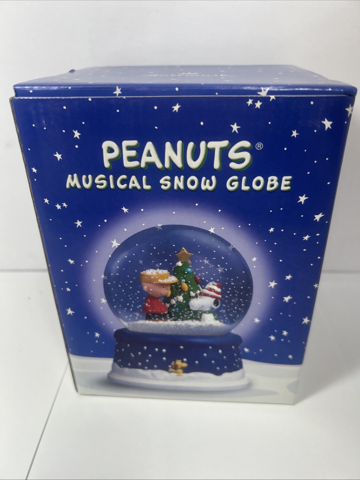 Hallmark Peanuts 50th Anniversary Christmas Snow Globe Musical Theme Song Snoopy