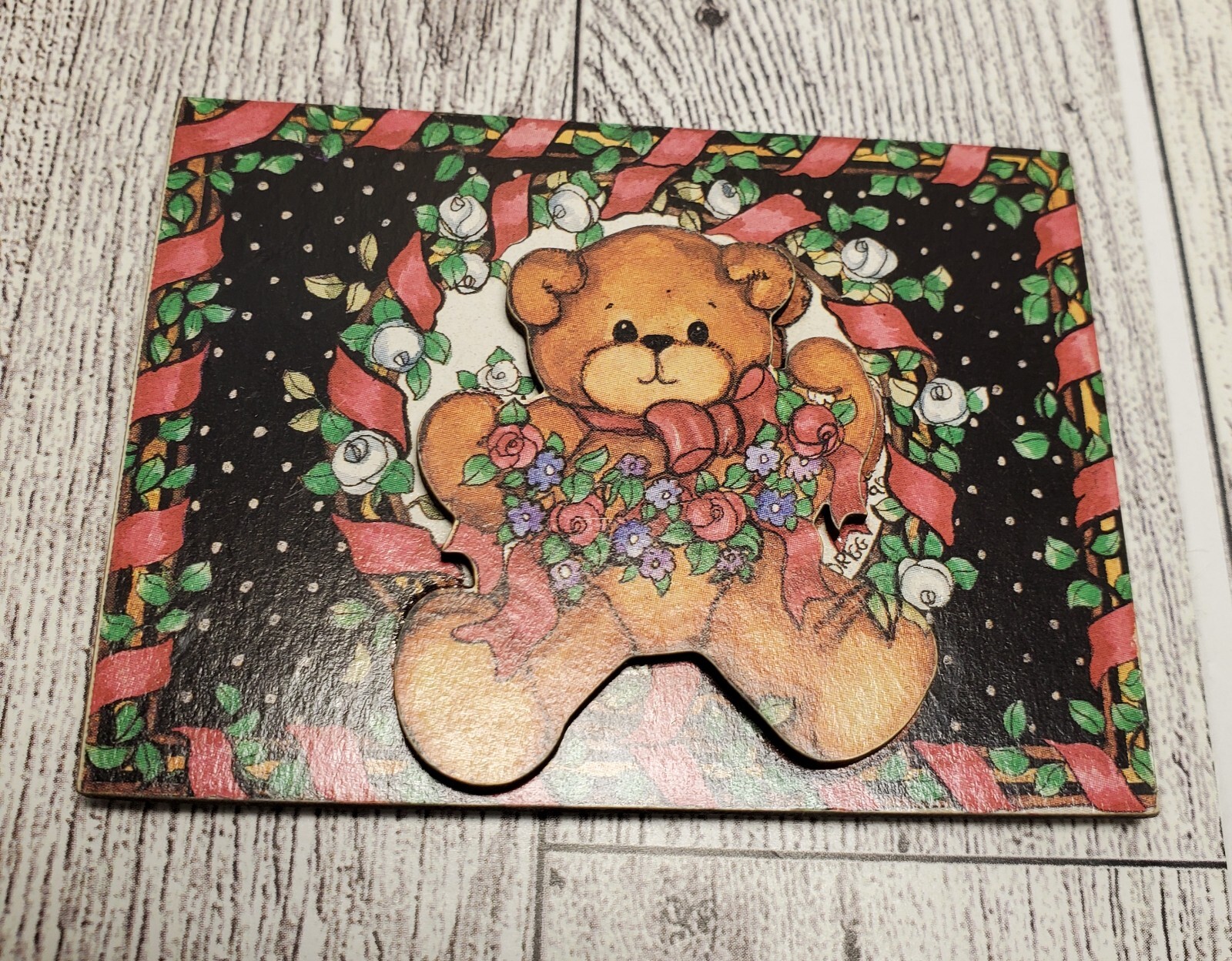 LM1 Lucy & Me Lucy Rigg Bear With Flowers 3D Magnet