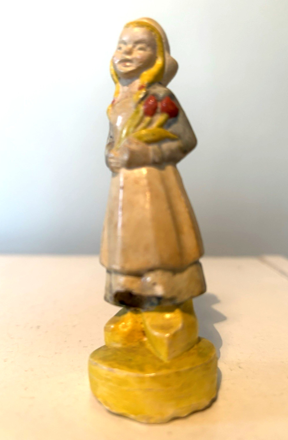 Vtg Hand Painted 3.5″ Chalkware Plaster Figurine – Dutch Girl w/ Tulip Bouquet