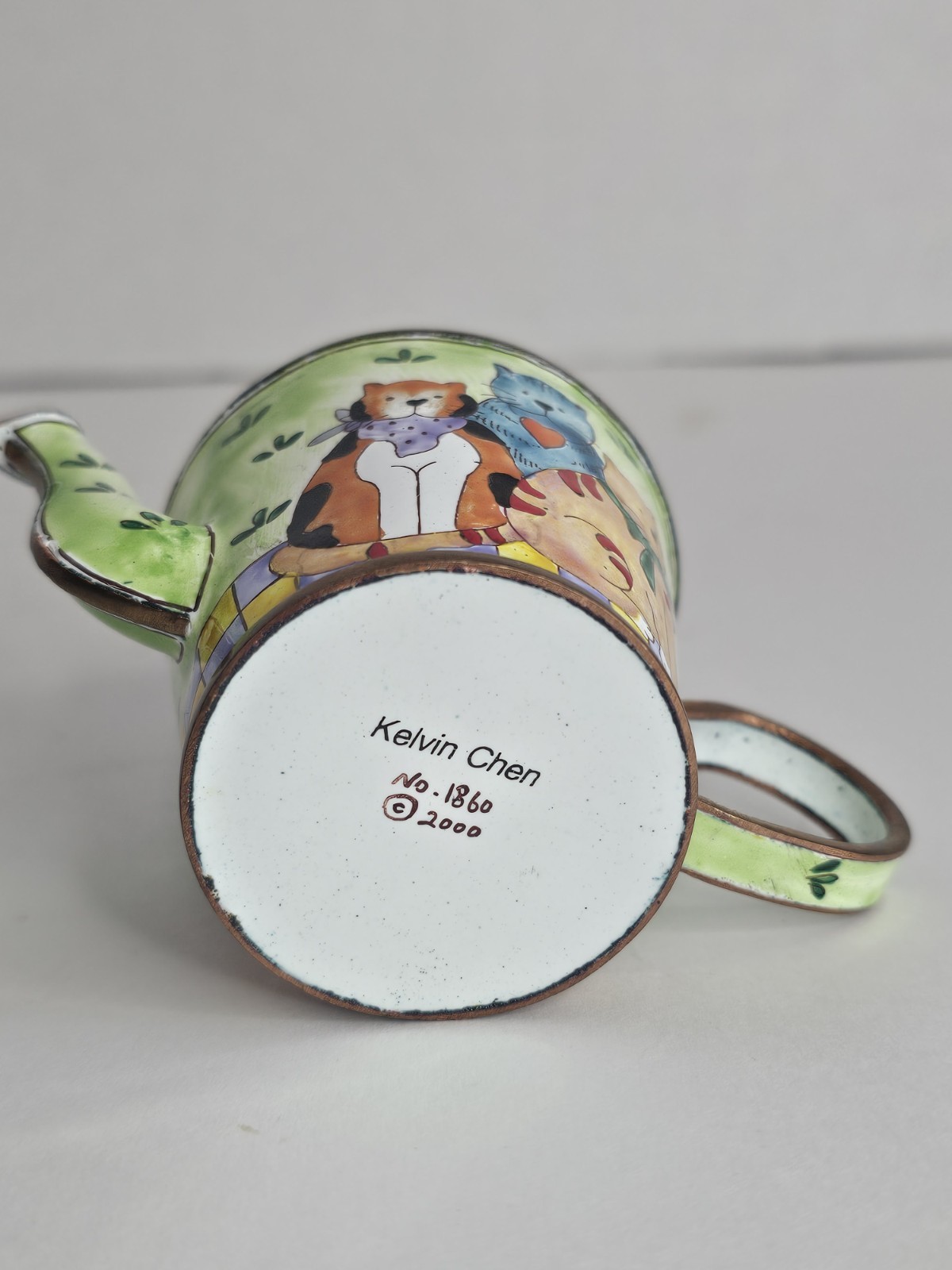 KEVIN CHEN Miniature enamel hand painted Teapot Cats