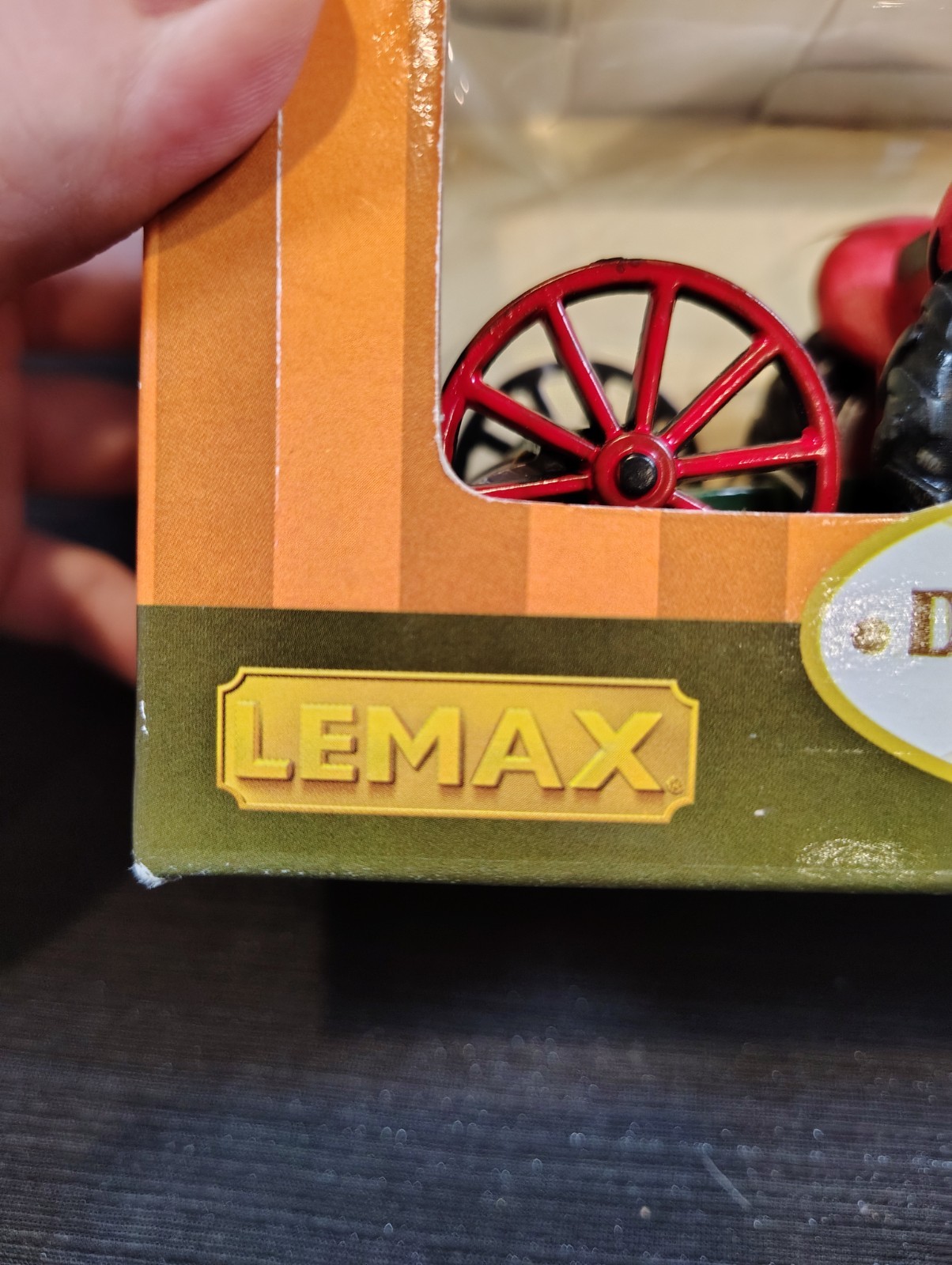 VTG, 2005, Lemax, Village Collection, “The Old Tractor” Table Accent, Retired