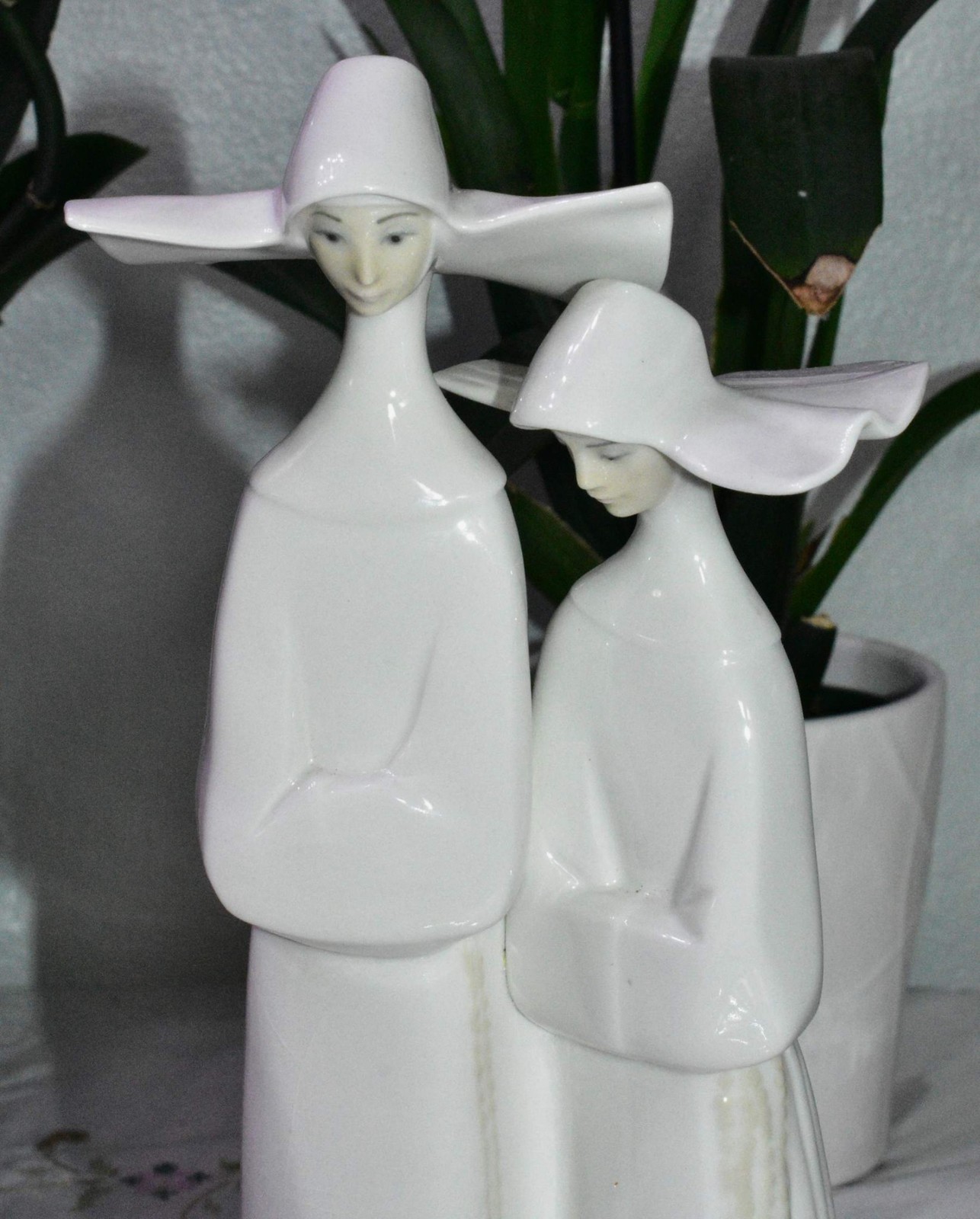 Vintage Lladro Nuns Porcelain Figure Fulgencio Garcia Design 13″
