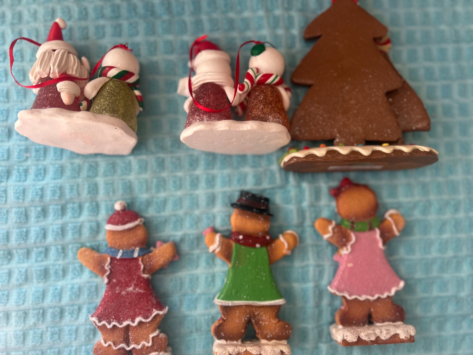 6 Piece Set Holiday Figures Inc 2 Snowmen Pairs, 1 Tree & 3 Gingerbread People