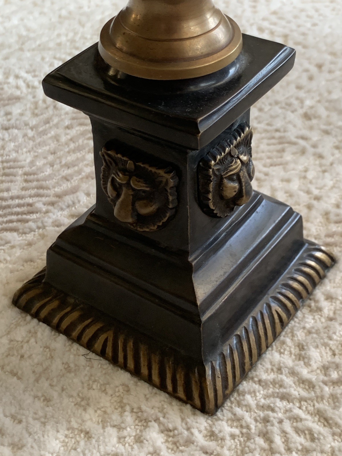 1980’s Vintage Bronze Metal 13.75” Tall Decor Mantel Neoclassical Lion Urn READ
