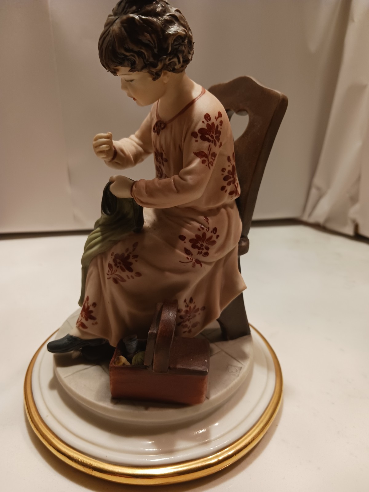 Capodimonte Sandro Maggioni Girl Sewing *RARE*