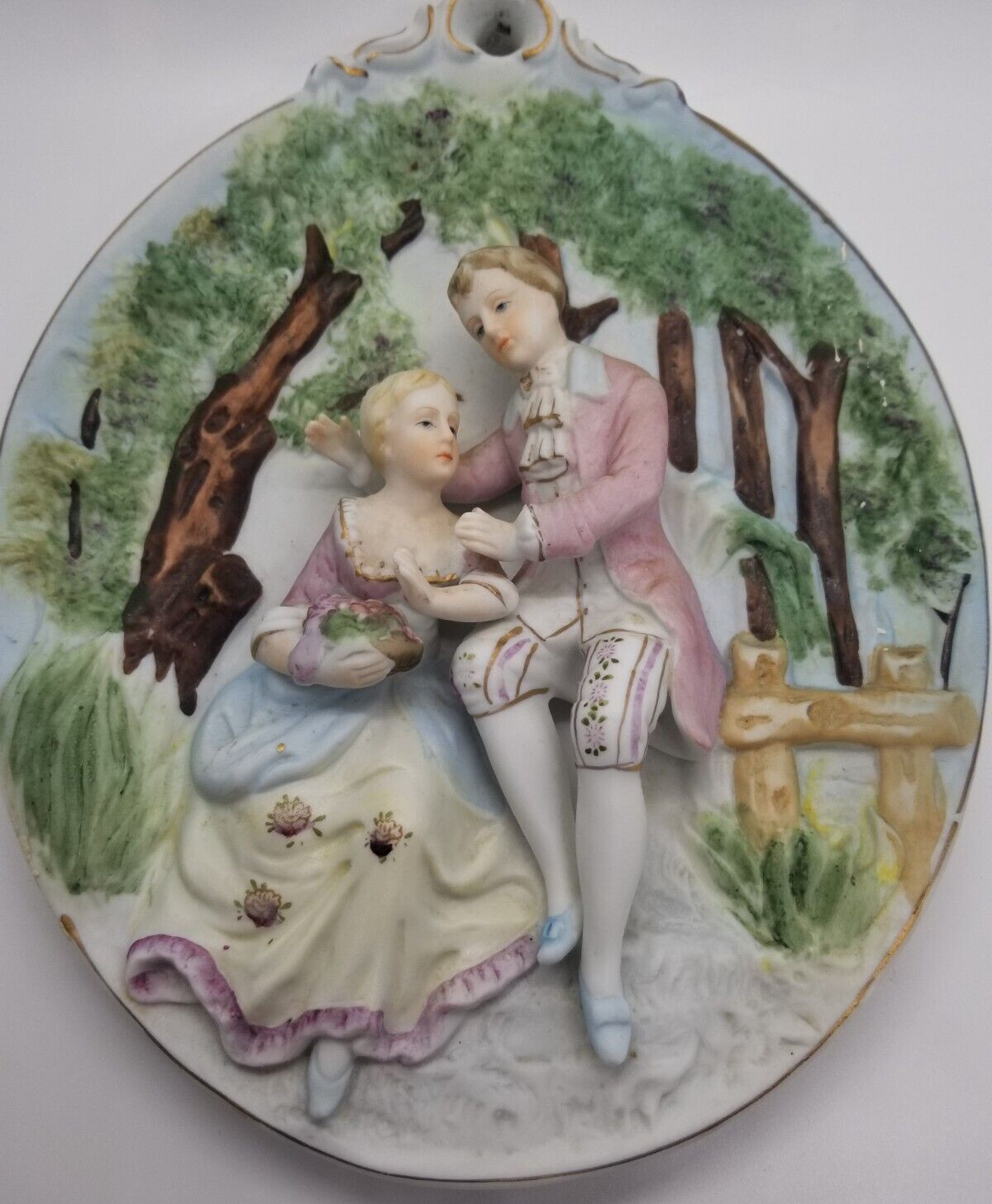 Victorian Romantic Couple Chalkware Hanging Wall Plaque 3D VTG Ucago