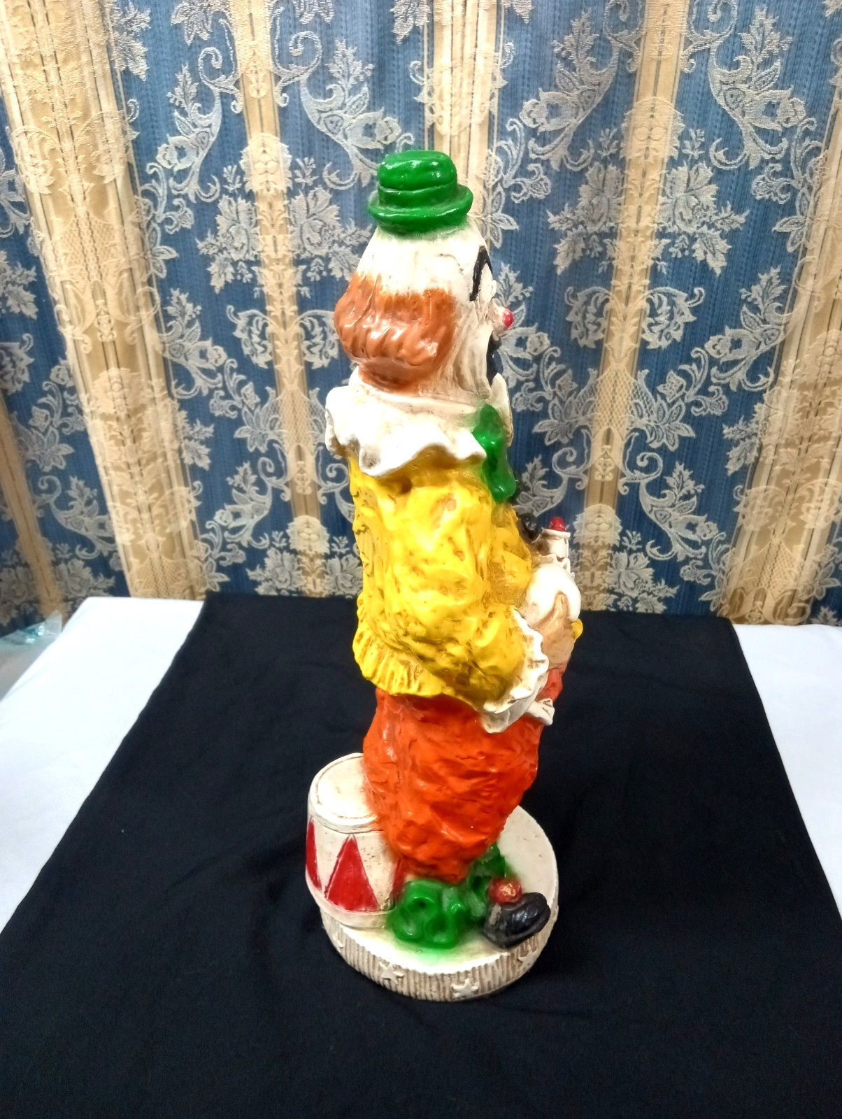 Vintage Universal Statuary Corp Clown #384 W/Duck Chalkware