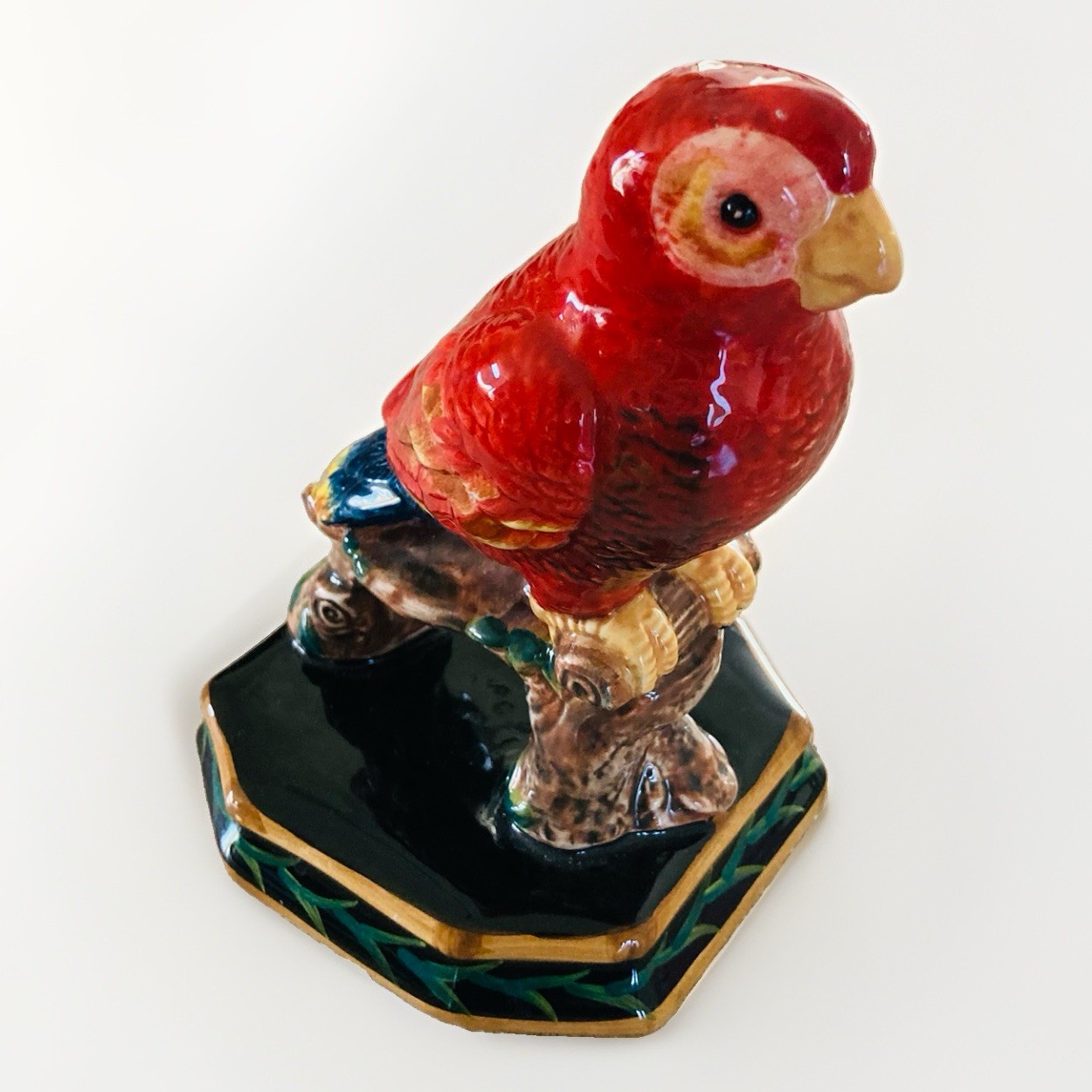VTG Raymond Waites CIC Amazon Scarlet Macaw Parrot Ceramic Figurine 6.25” Mint