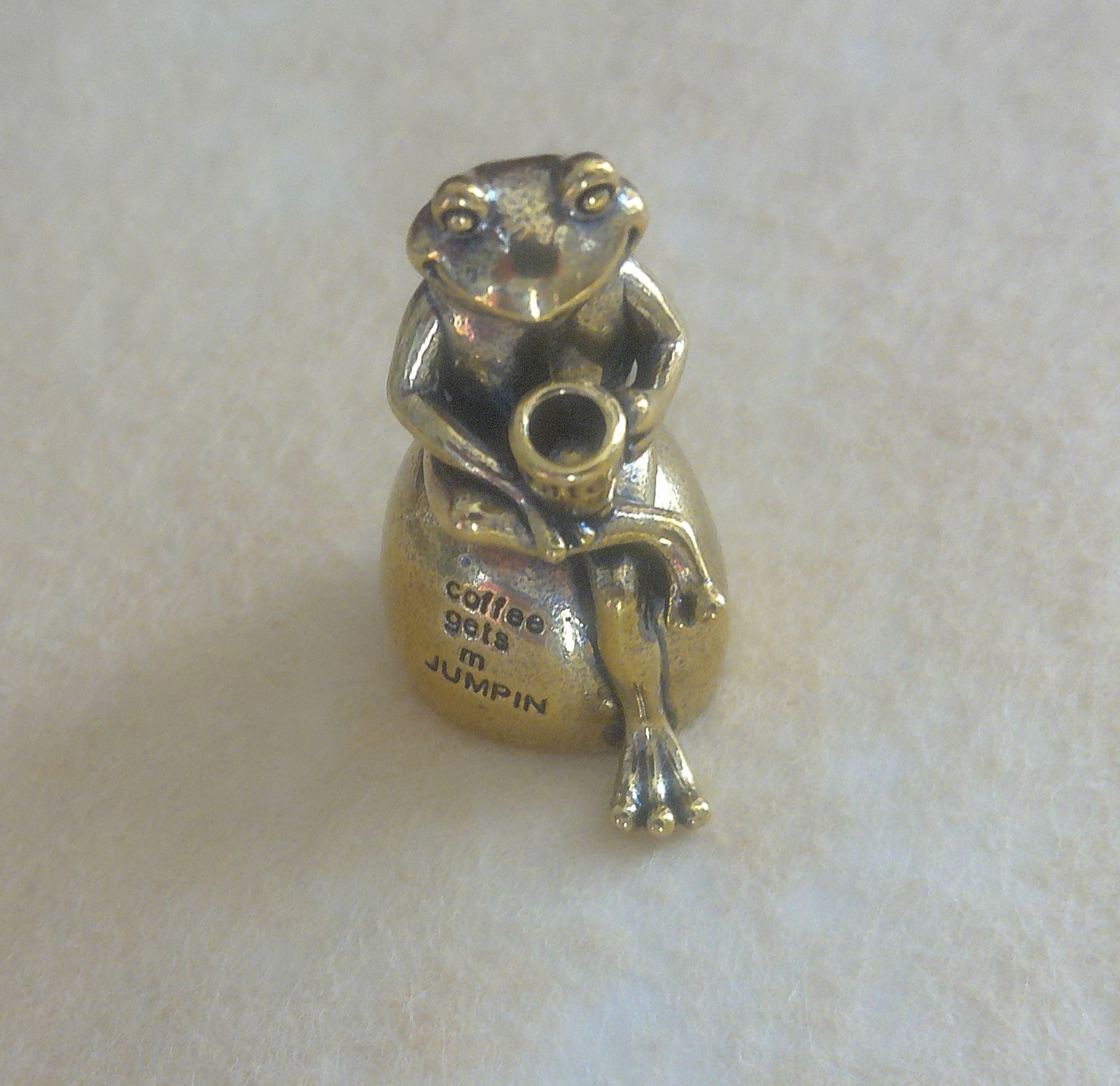 New Brass Detailed Smiling Frog Coffee Break Miniature Desk Tabletop Collectible