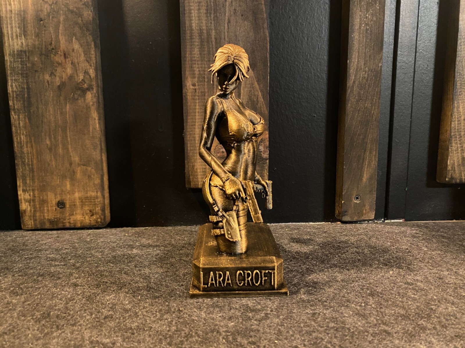 LARA CROFT Gold statue Tomb Raider 6inches Tall