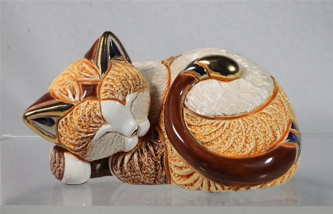 DeRosa Rinconada Family Figurine – SLEEPING CAT – 2025 Release – F264 New in Box