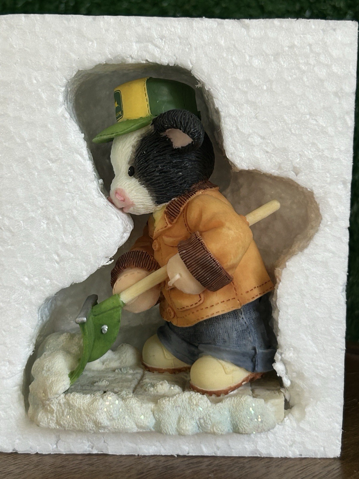 🐄 Enesco Mary’s Moo Moos 1999 John Deere Oh Too Much Snow Winter Christmas