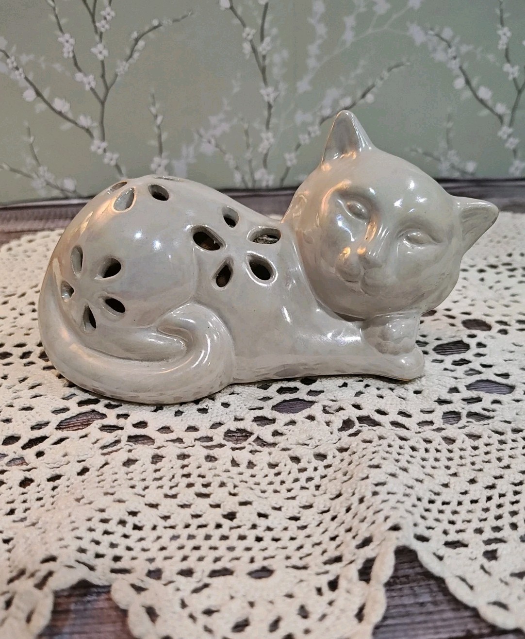 Iridescent Ceramic Sleeping Kitty Cat Pomander Potpourri Home Decor Figurine