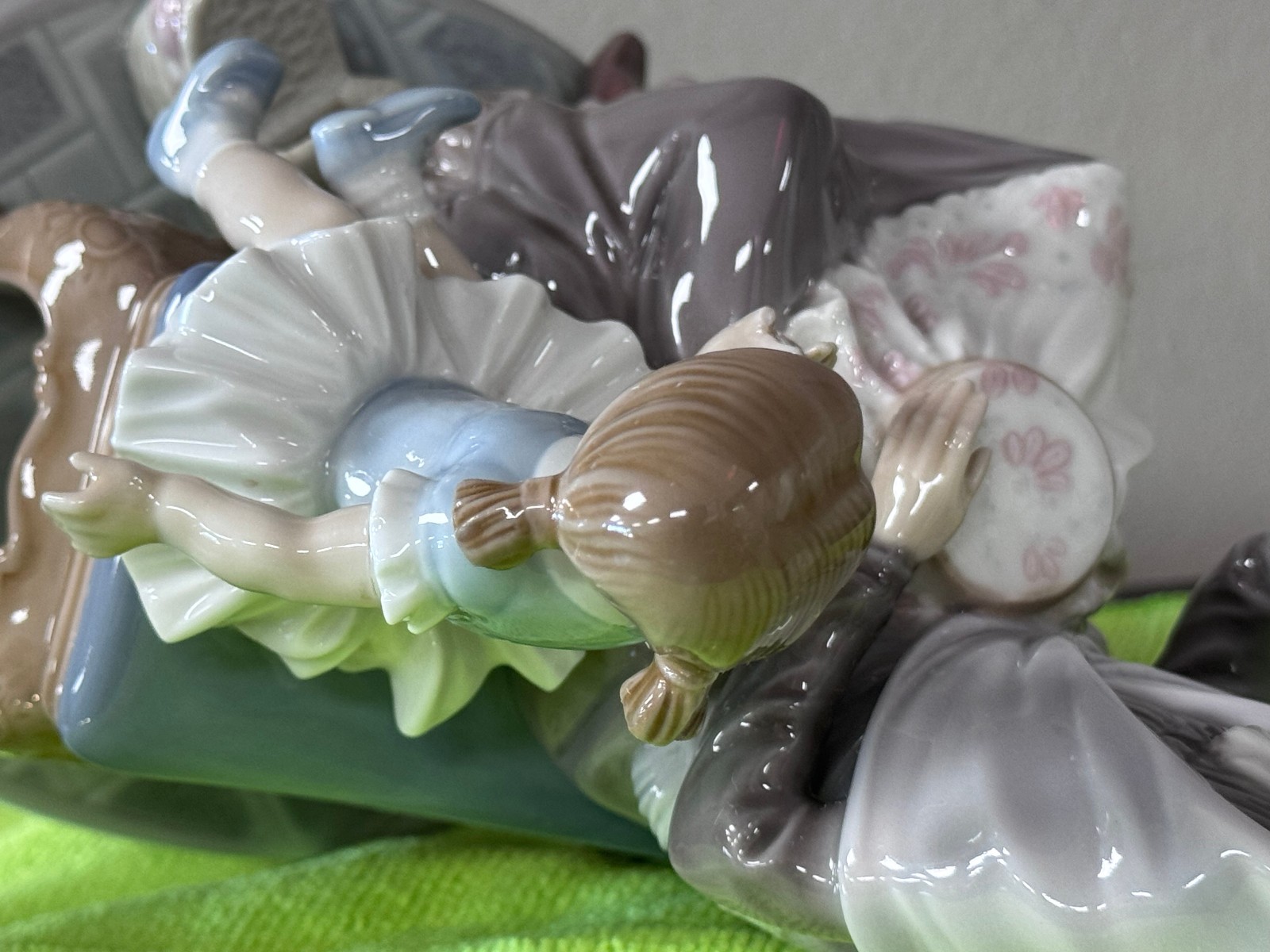 Lladro A Visit With Granny Figure #5305 USED CONDITION NO BOX **READ FIRST**