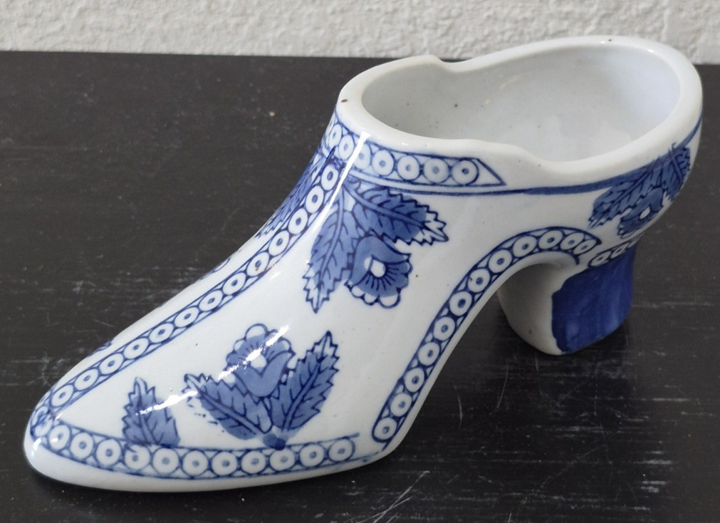 Blue And White Chinoiserie Porcelain Floral High Heel Shoe Figurine 7″ Vintage