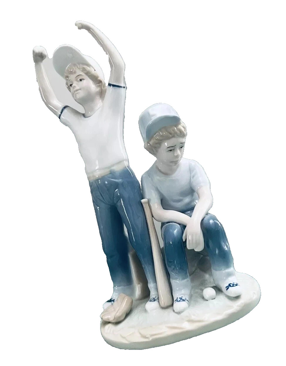 Vintage 1989 Home Run Baseball Players Porcelain 9″ Tall 4″ Wide Figurine