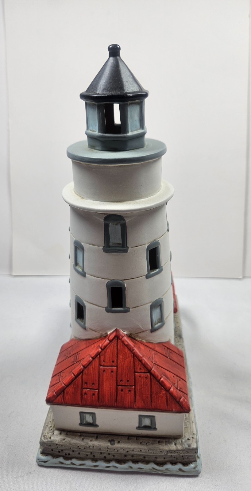 1993 Chicago Harbor Lighthouse Illuminated 10″ Ceramic Figurine by Lefton