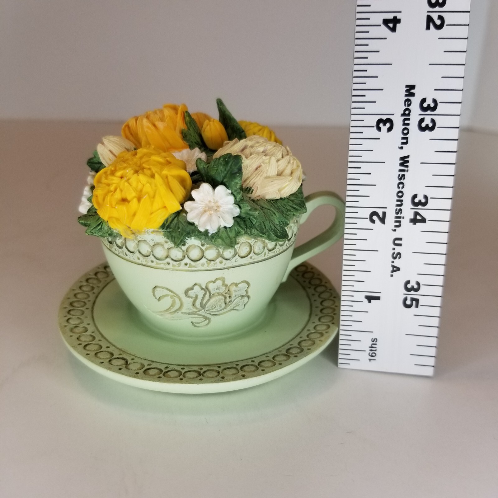 Avon November Flower Of The Month Musical Teacup Chrysanthemum Multicolor.
