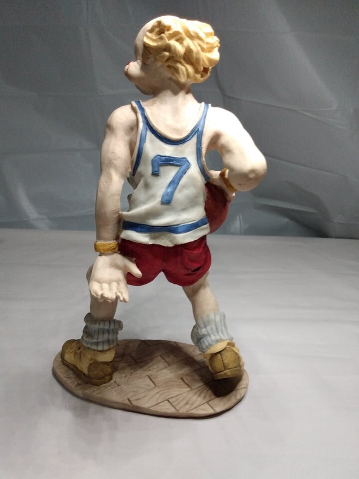 VTG 10″ Unknown Circus Clown Athlete Basketball Player Statue Stand