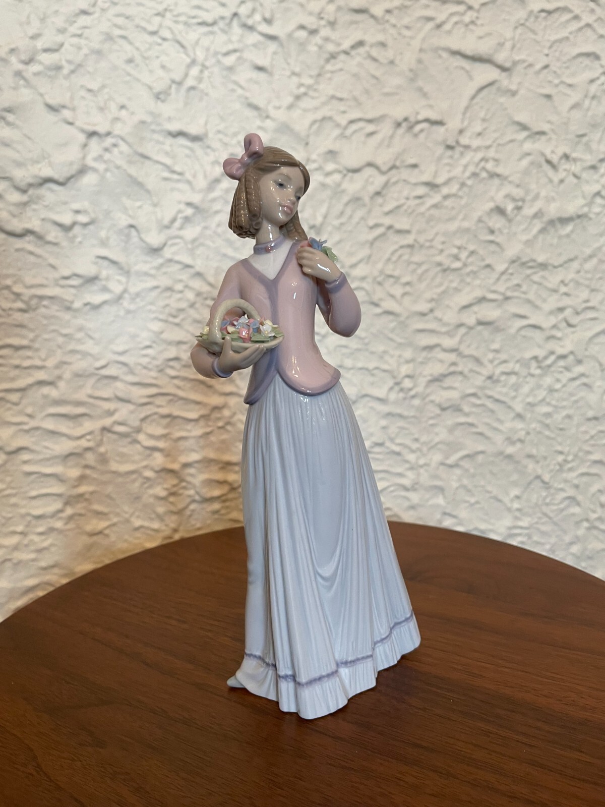 Retired Lladro INNOCENCE IN BLOOM #7644 Figurine with Box Mint