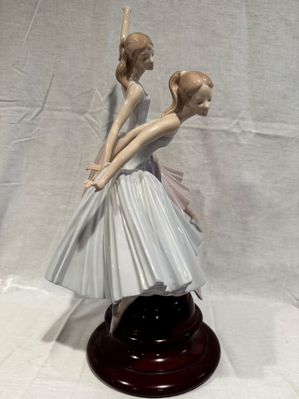 Lladró #5035 Porcelain Figurine – Retired – Hand Painted – Excellent Condition