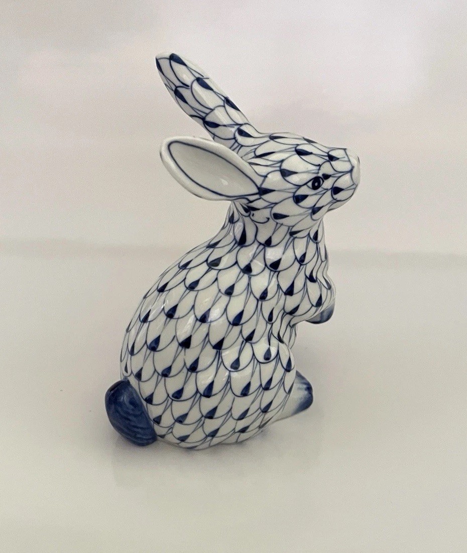 Vtg. Andrea by Sadek Porcelain Hand Painted Rabbit Figurine Blue White Fishnet