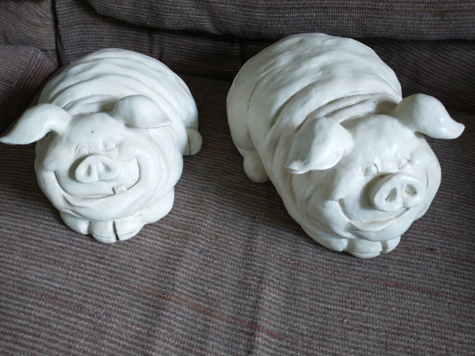 2 Resin Smiling Pig Figurines Set,Ganz,NEW,Different sizes,8 in & 9.5 in