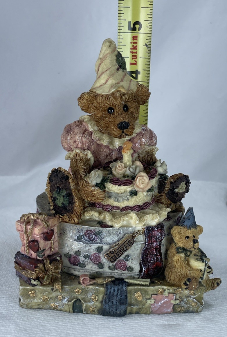 Boyds Bearstone Bailey’s Birthday Music Box #2763SF Plays Happy Birthday