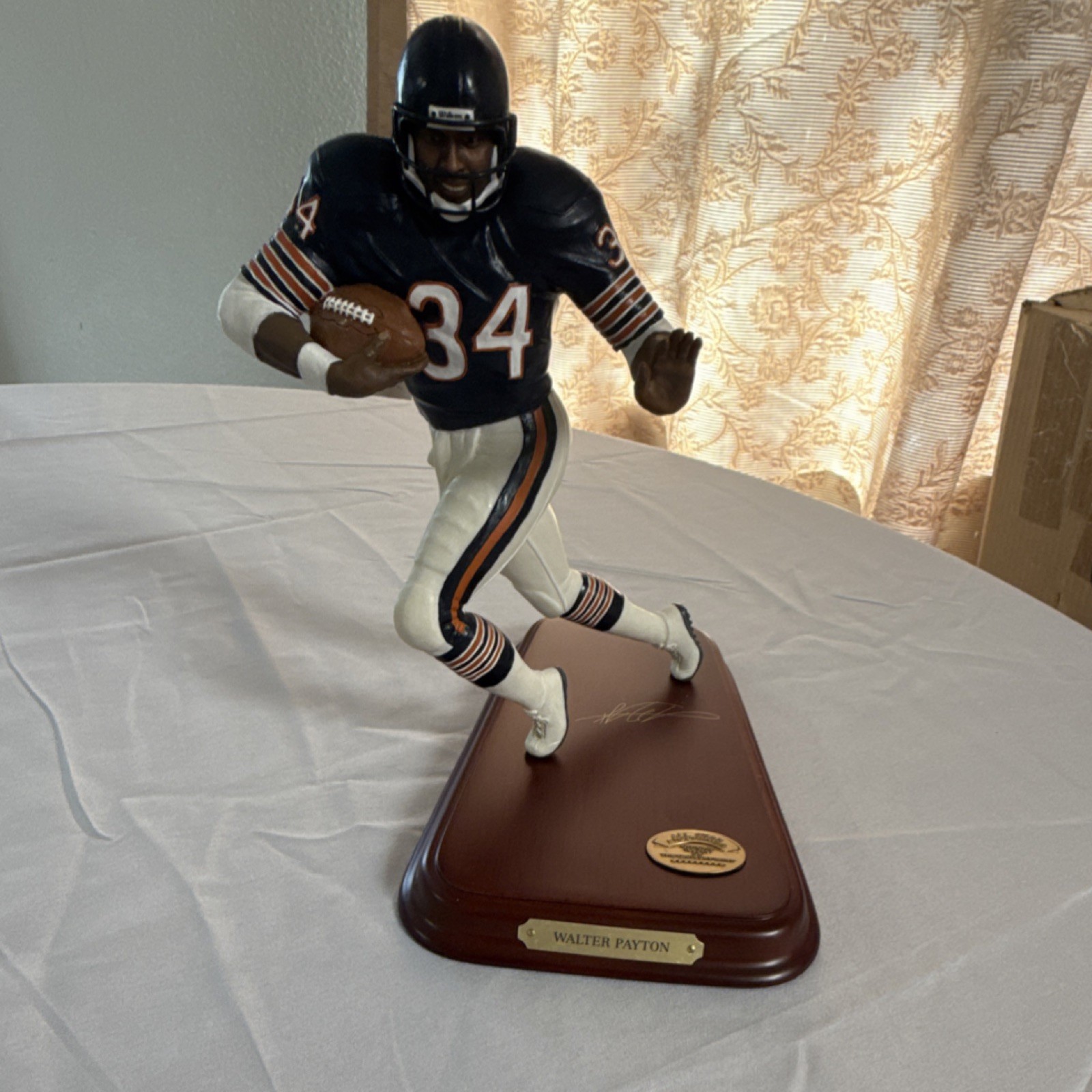 Danbury Mint Walter Payton Football Legends Limited Edition Boxed Resin Figurine