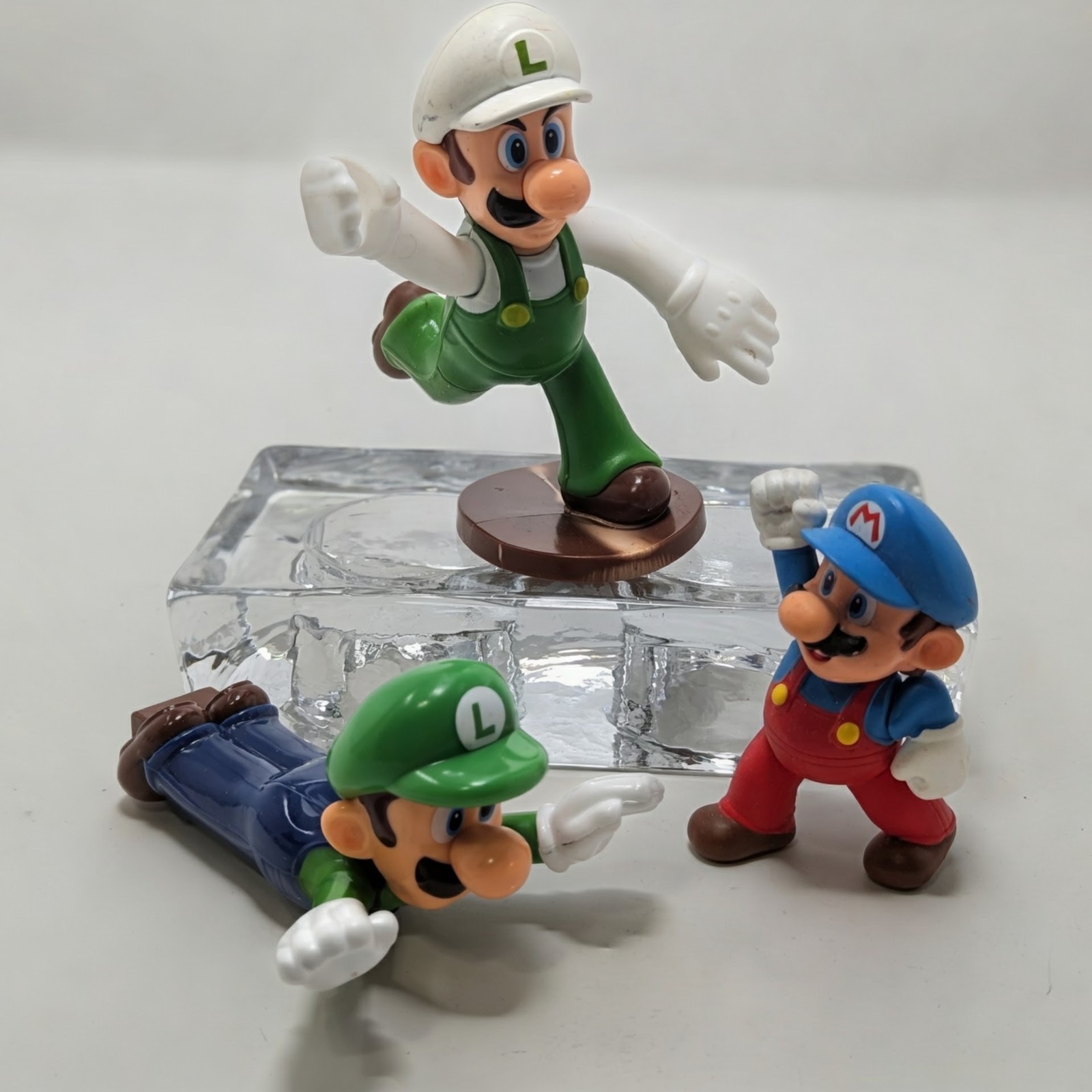 Nintendo Mario Brothers Man in Green Figurine Lot Of 3 Multi Color