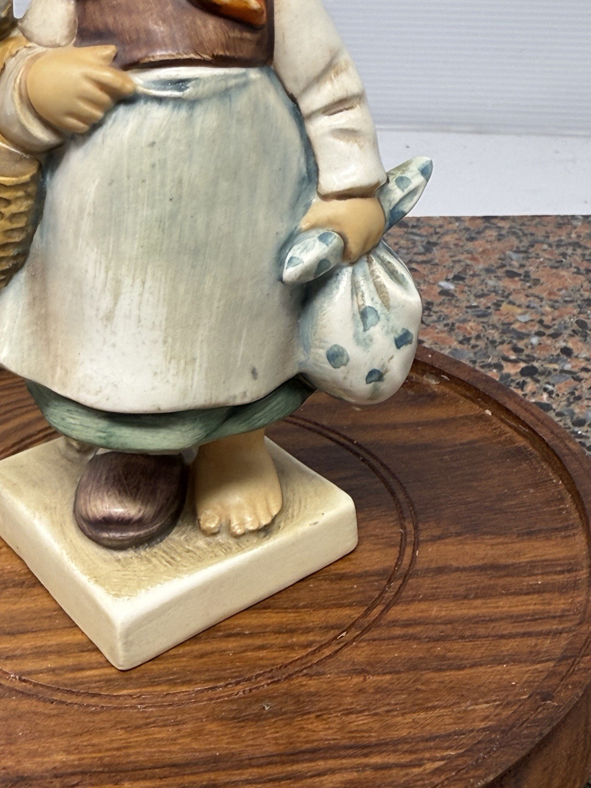 Rare Hummel Figurine Weary wanderer 204 Goebel Germany 1950 1959 TMK 3