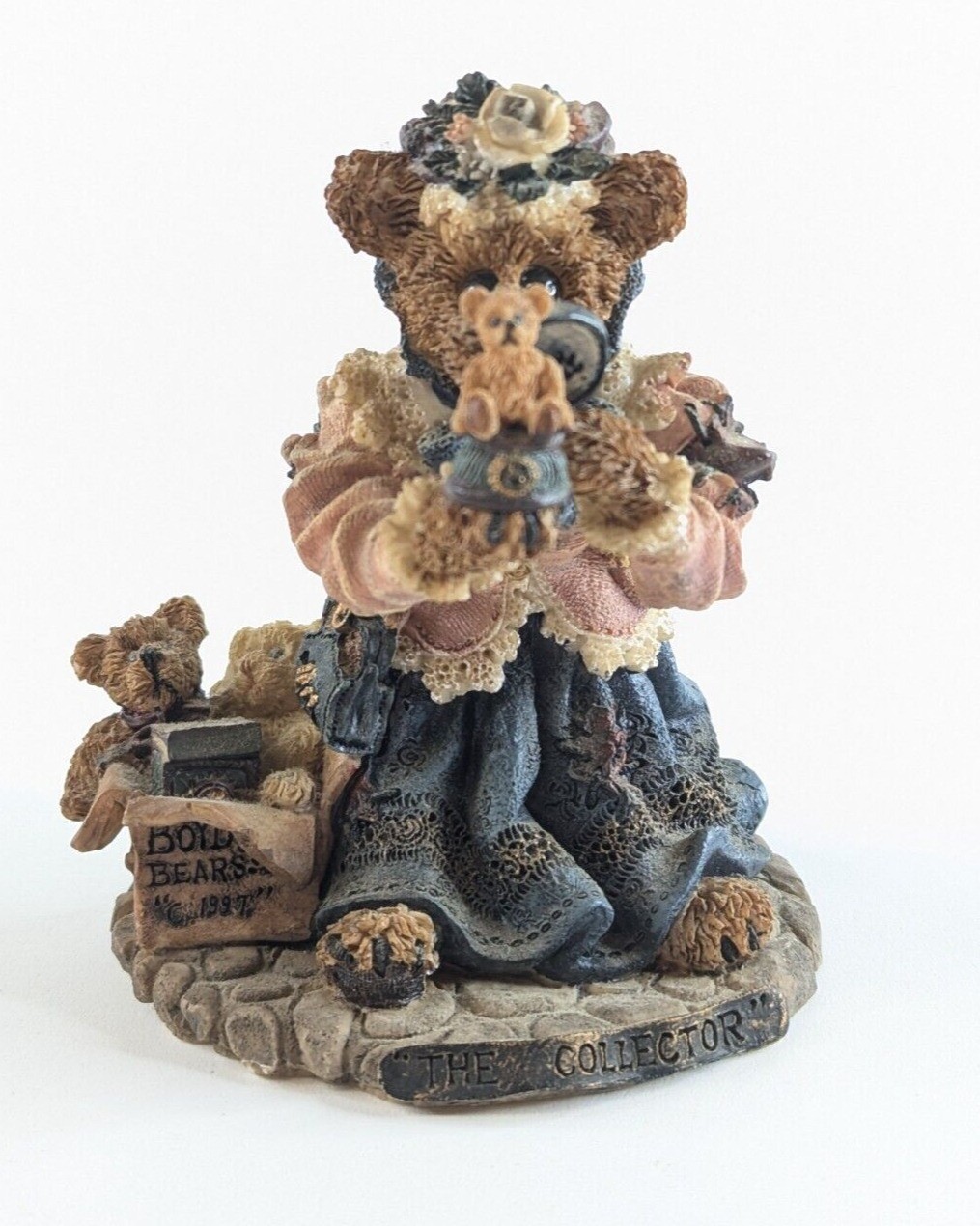Boyds Bears THE COLLECTOR Figurine 227707 – 1997 1st Edition #96 Resin w Box